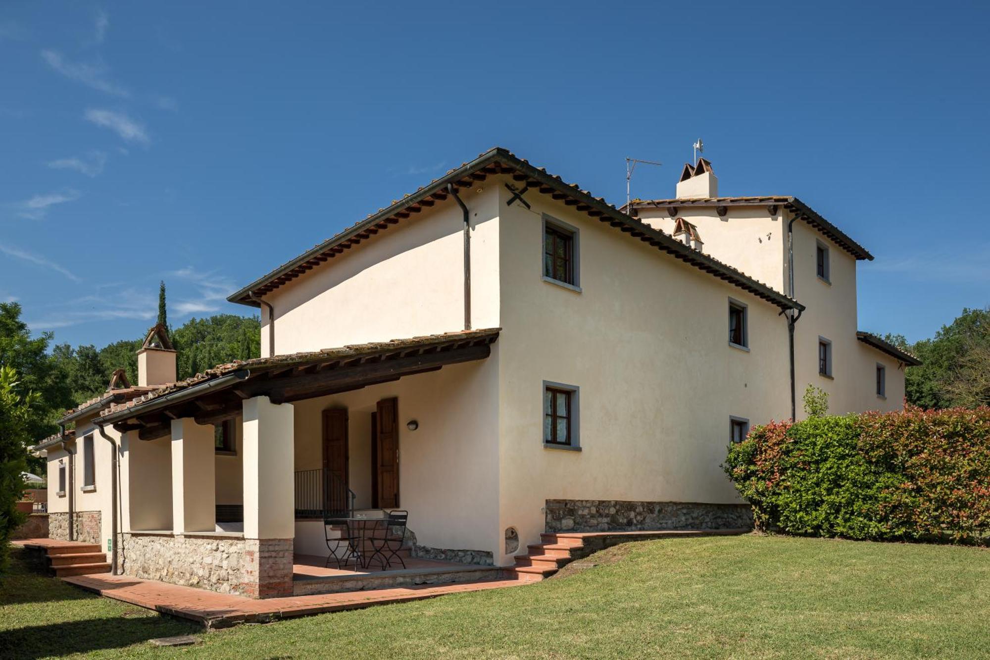 Borgo Santa Maria In Valle لاتيرينا المظهر الخارجي الصورة