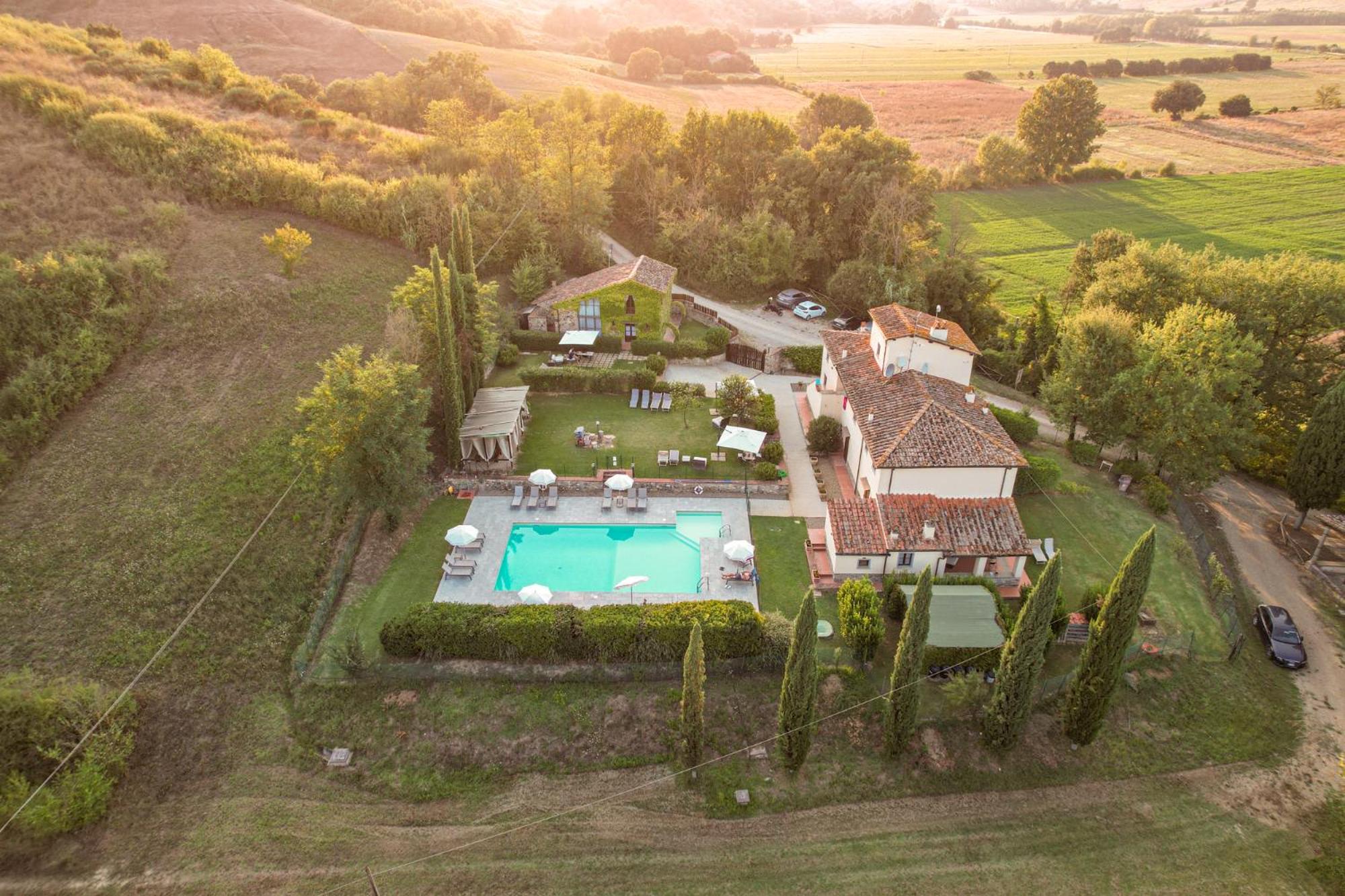 Borgo Santa Maria In Valle لاتيرينا المظهر الخارجي الصورة