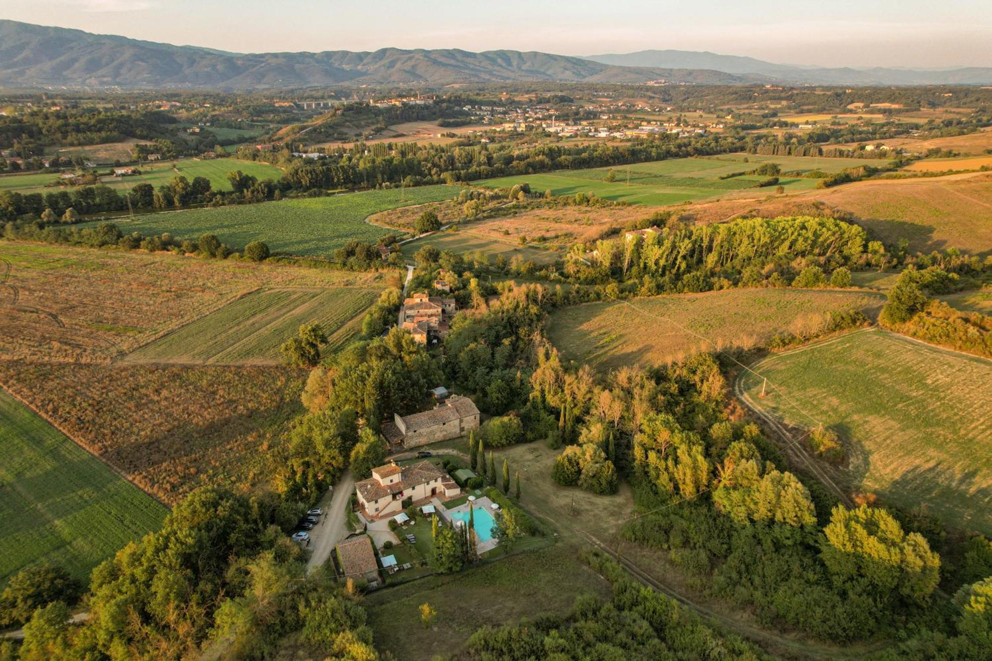 Borgo Santa Maria In Valle لاتيرينا المظهر الخارجي الصورة