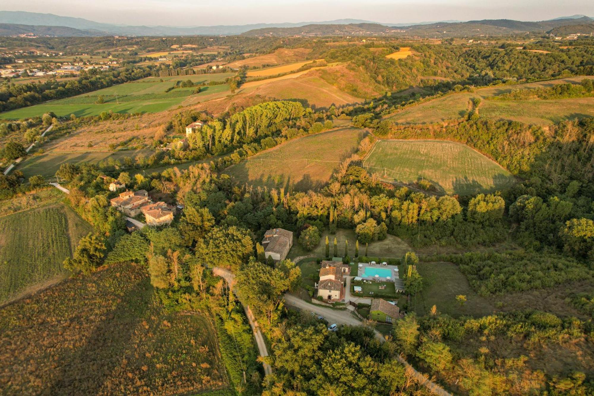 Borgo Santa Maria In Valle لاتيرينا المظهر الخارجي الصورة