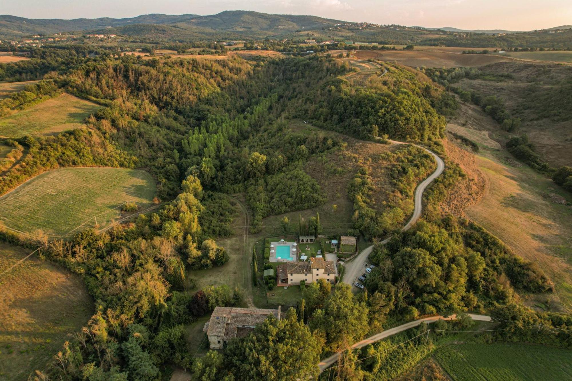 Borgo Santa Maria In Valle لاتيرينا المظهر الخارجي الصورة
