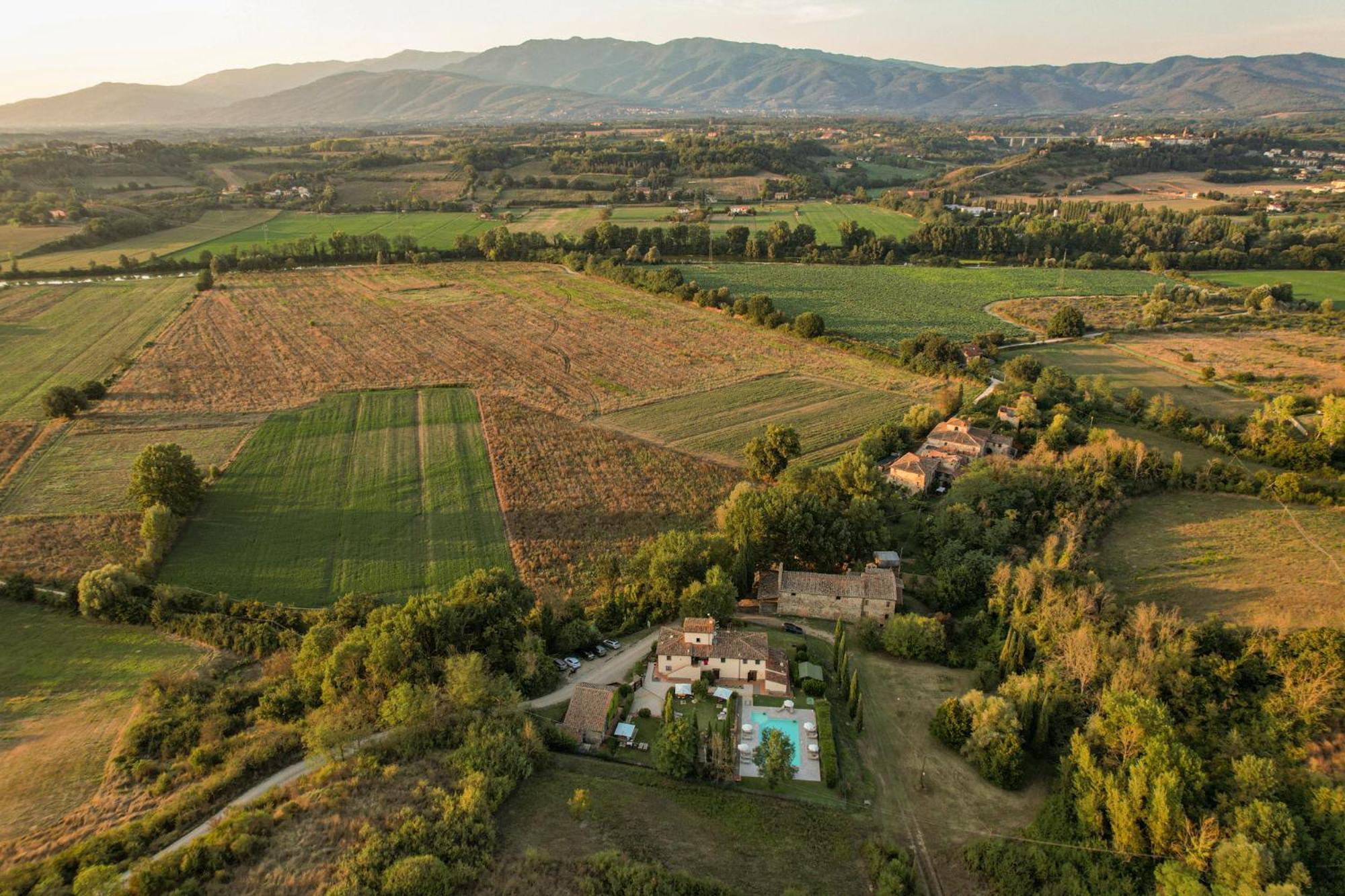 Borgo Santa Maria In Valle لاتيرينا المظهر الخارجي الصورة