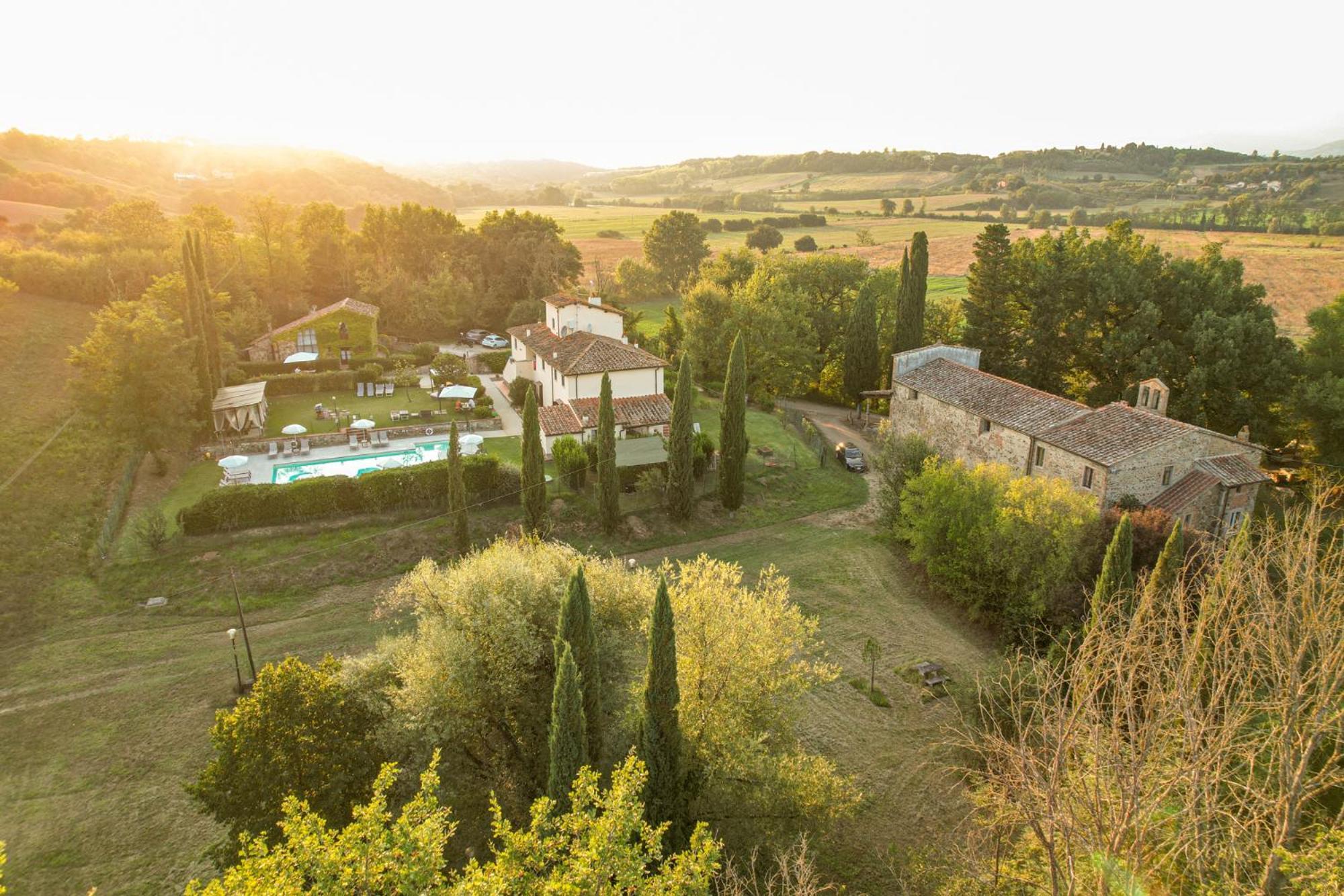 Borgo Santa Maria In Valle لاتيرينا المظهر الخارجي الصورة