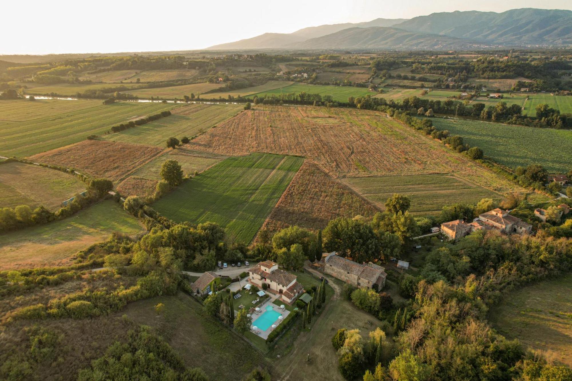 Borgo Santa Maria In Valle لاتيرينا المظهر الخارجي الصورة