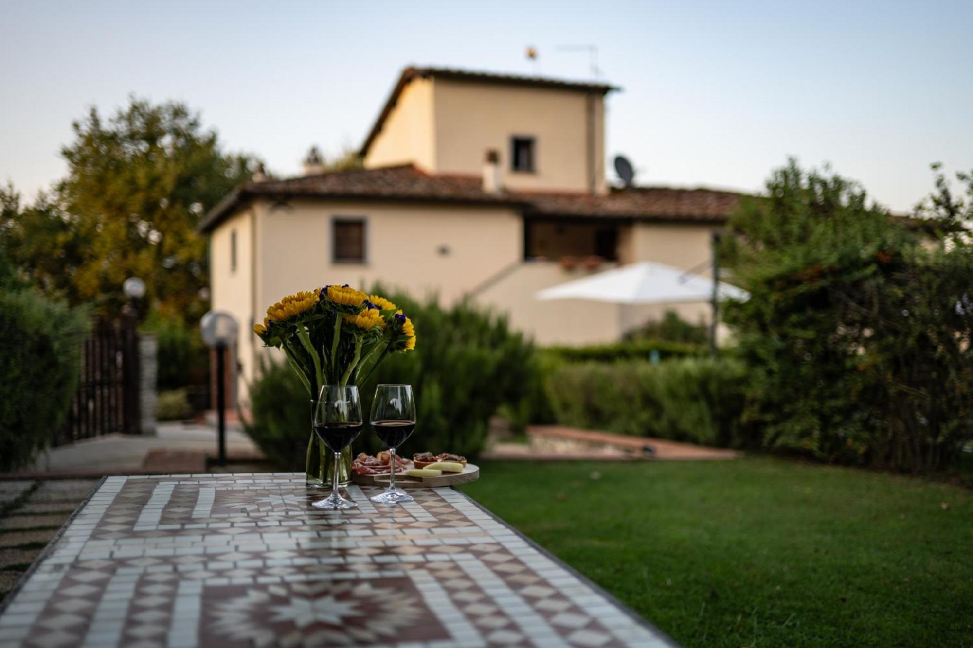 Borgo Santa Maria In Valle لاتيرينا المظهر الخارجي الصورة